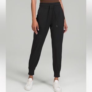 NWOT Ready to Rulu full length joggers